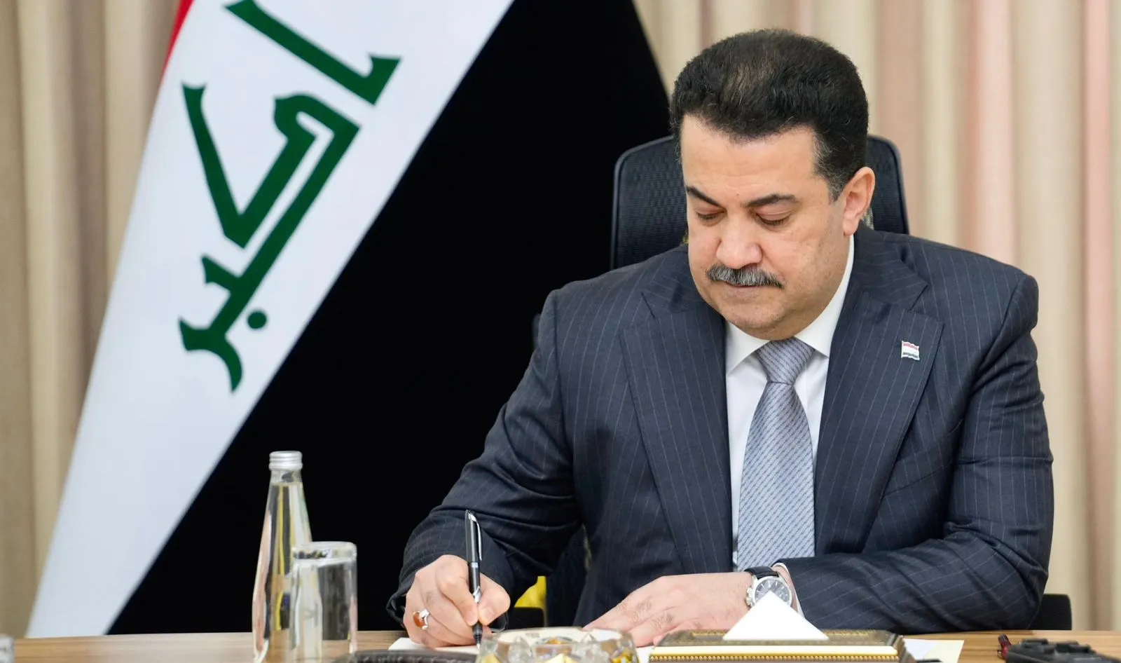 السوداني يوافق على إدراج تثبيت العقود ضمن موازنة 2026