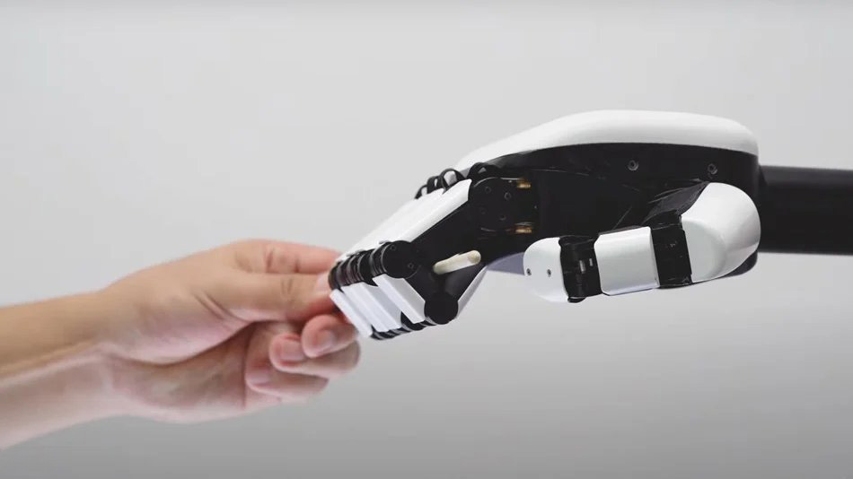 سوار ذكي يحوّل حركات اليد إلى أوامر دقيقة للروبوتات