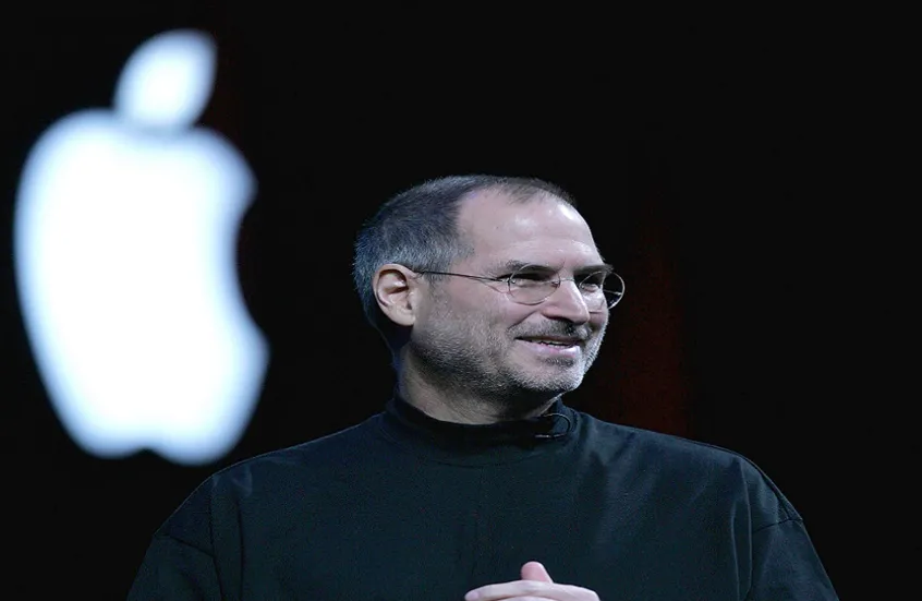 إطلاق آيفون فاخر يحمل توقيع ستيف جوبز بأسعار خيالية