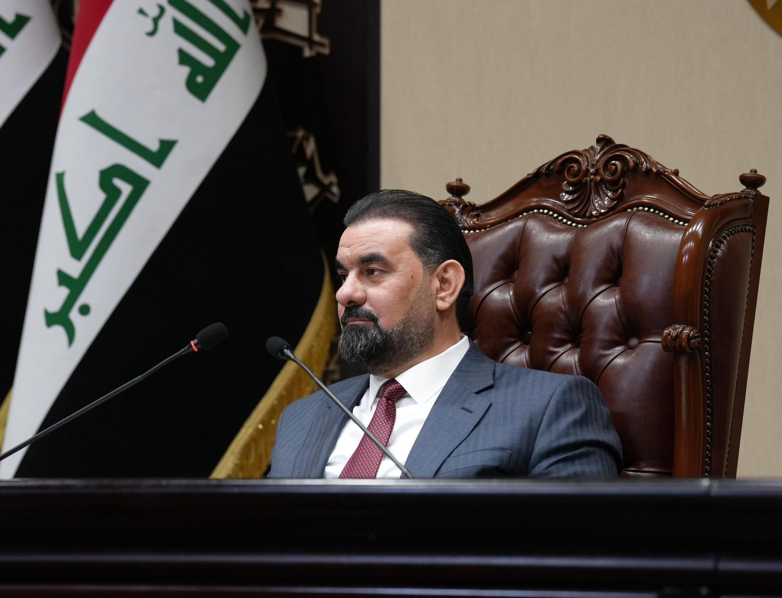 الحلبوسي يتبنى قانون التجنيد الإلزامي كخيار أمني واجتماعي