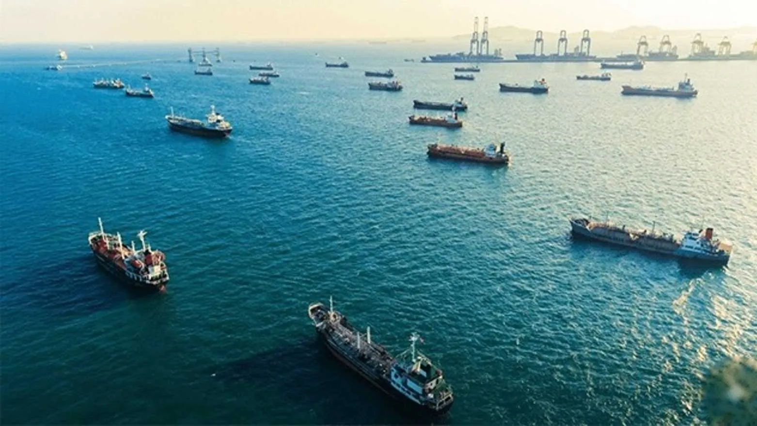 Bloomberg: Hormuz Strait completely closed since Tuesday