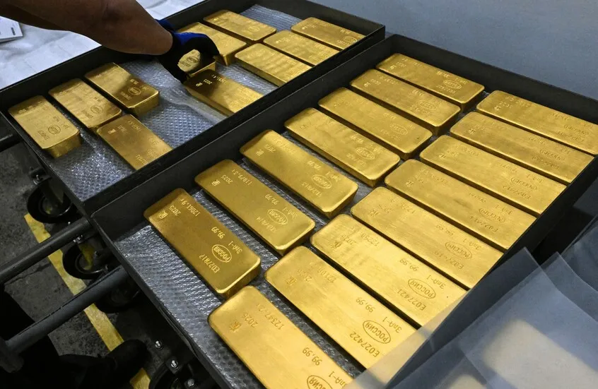 Gold prices stabilize as investors await Middle East developments and US inflation data