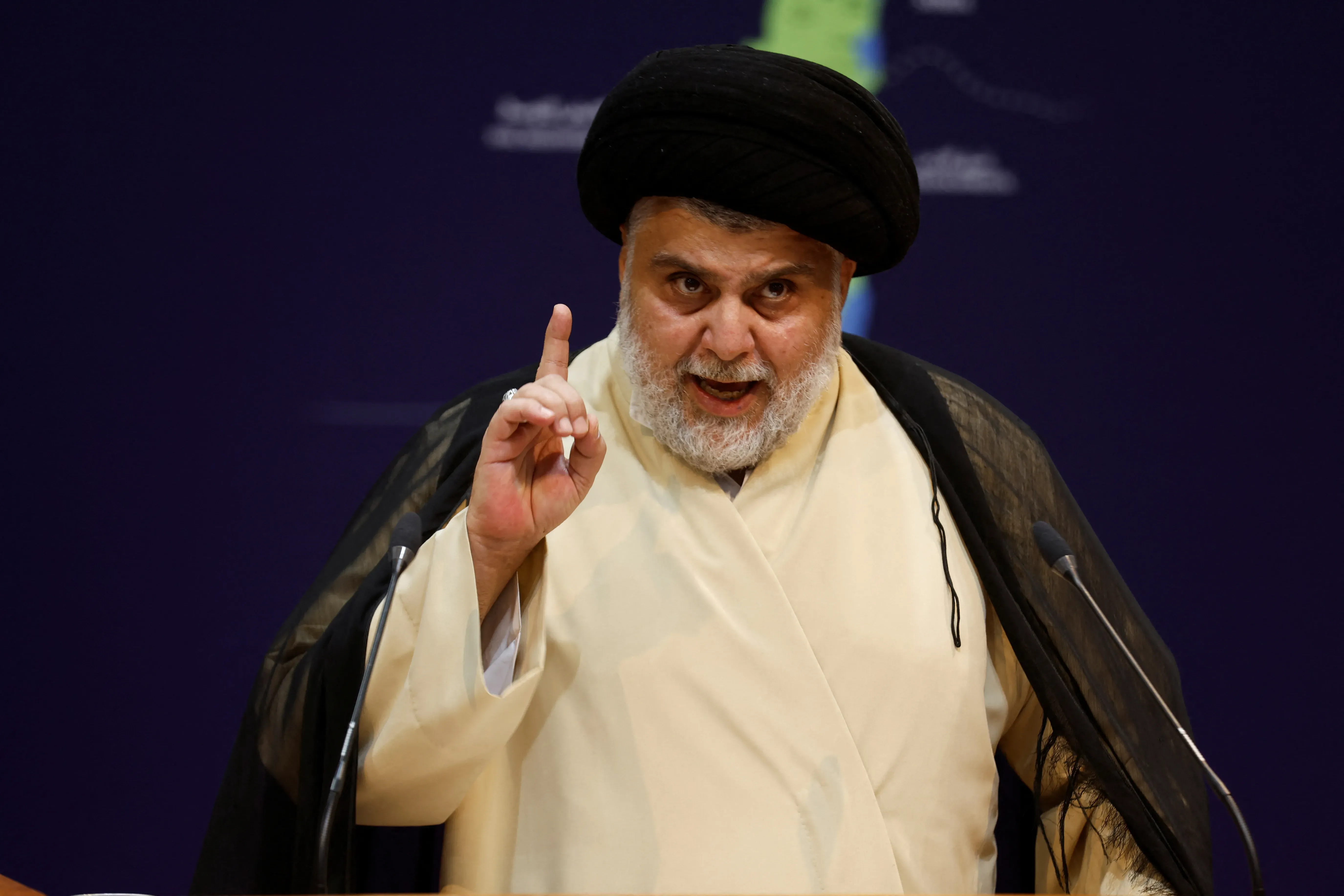 Al-Sadr directs Saraya Al-Salam to ban unnumbered tinted cars and unlicensed weapon carrying