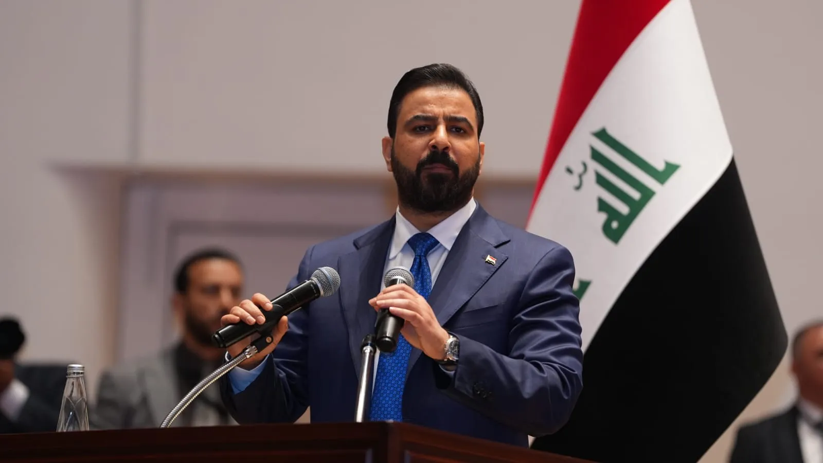 Parliament votes granting confidence to Al-Zaidi government ministerial curriculum