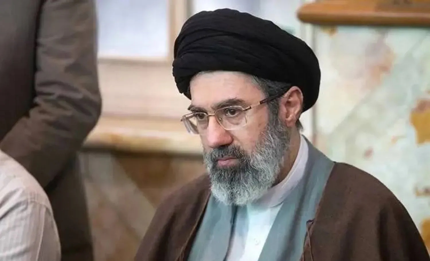 طهران تؤكد تسلّم مجتبى خامنئي رسالة من رئيس وزراء باكستان