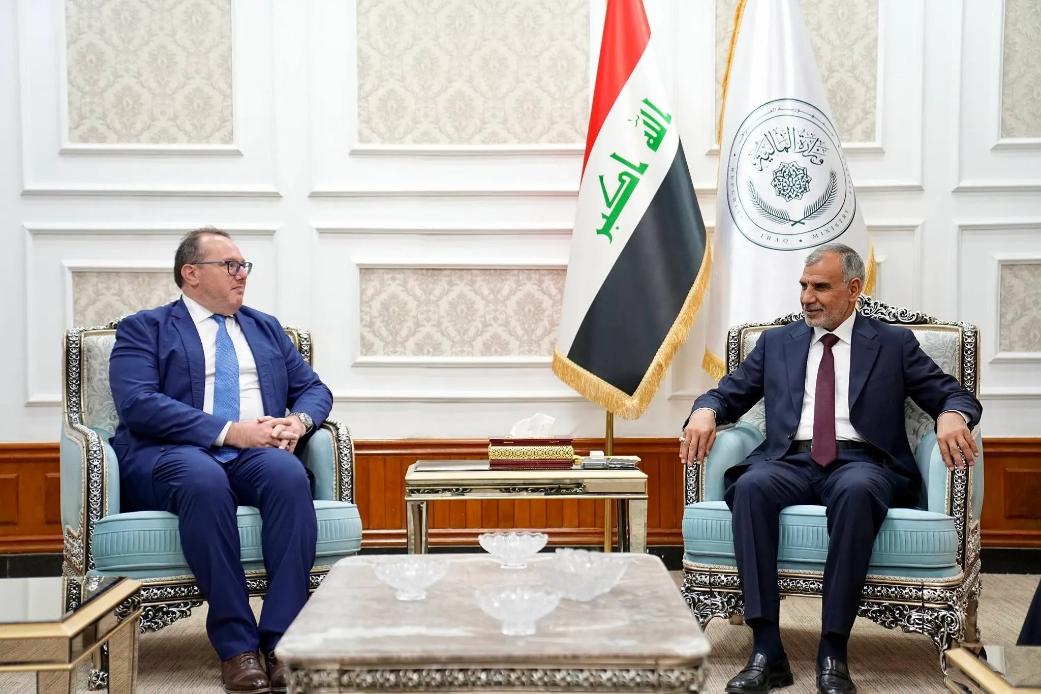 واشنطن مستعدة للتعاون مع العراق لتجاوز تحدياته المالية، يؤكد القائم بالأعمال الأمريكي
