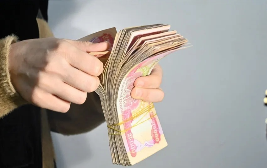 الحكومة تؤكد استمرارية الرواتب رغم تأخر إقرار الموازنة