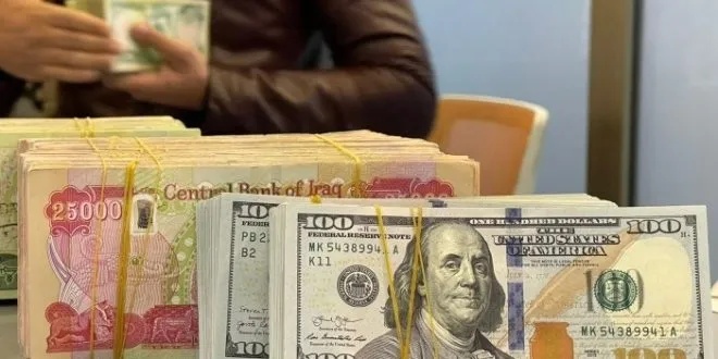 أسعار صرف الدولار في العراق تسجل قفزة وتتجاوز 156 ألف دينار