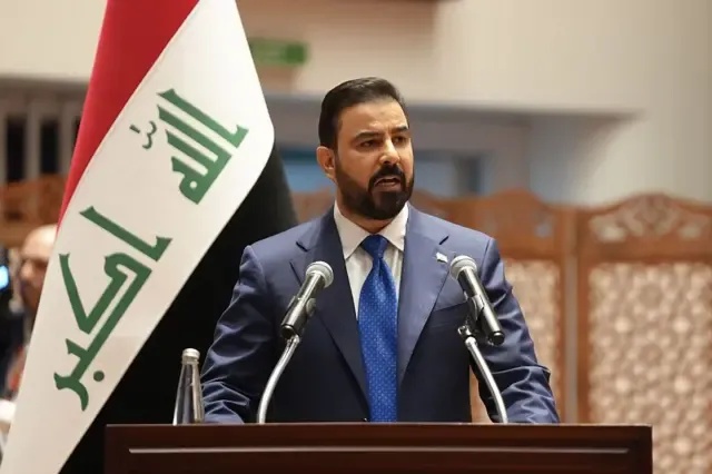 رئيس الوزراء يؤكد انطلاق خطوات لتجفيف الفساد وبدء الفصائل بتسليم أسلحتها للدولة