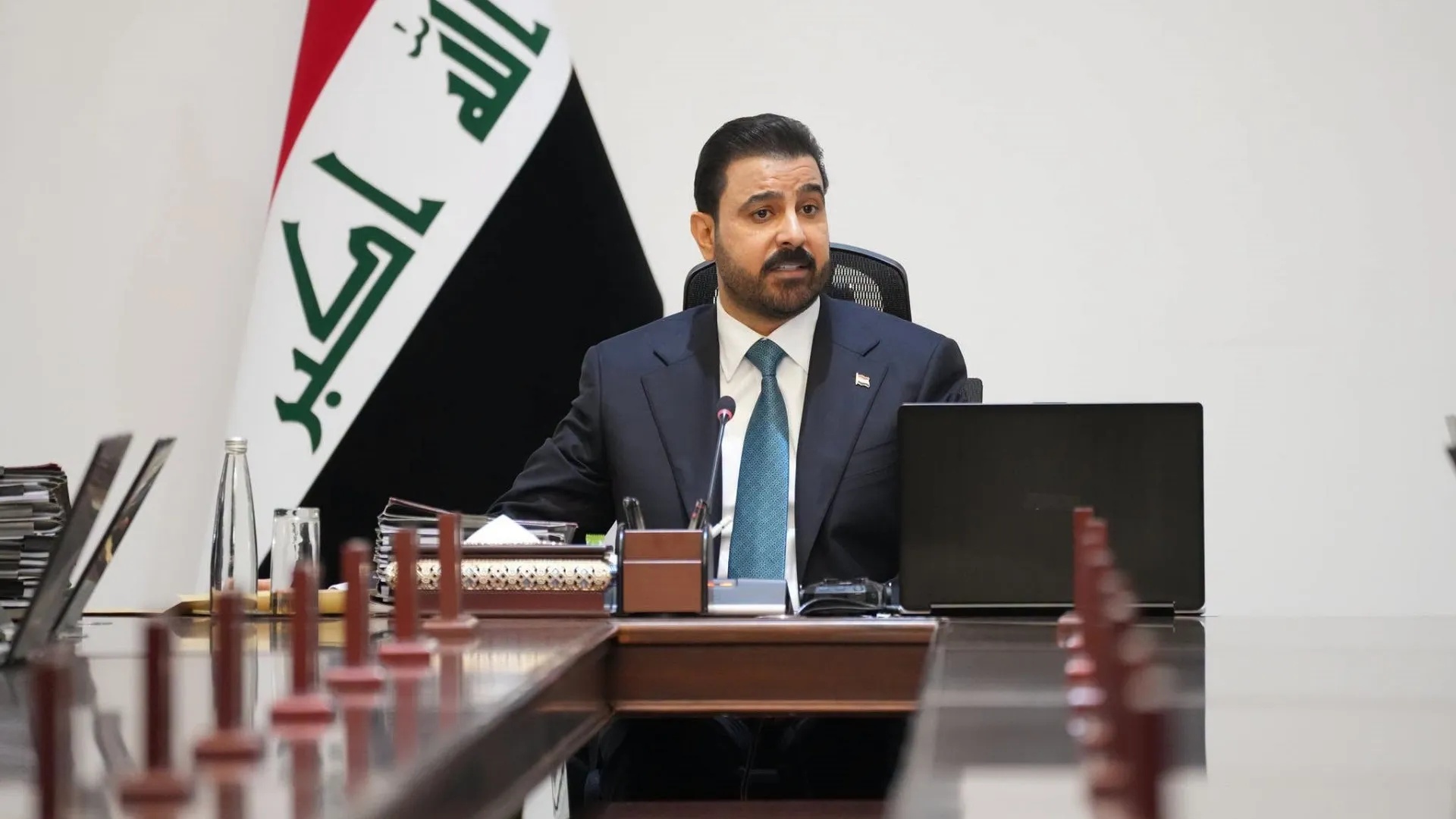 رئيس الوزراء يؤكد مكافحة الفساد بلا استثناءات ويسعى لحصة عادلة بأوبك