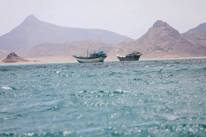 مصادر: إيران تطلب من الحوثيين الاستعداد لإغلاق باب المندب حال استهداف واشنطن لبنيتها التحتية للطاقة