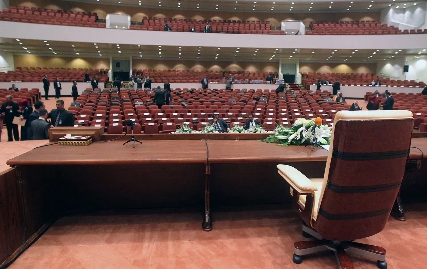 البرلمان يرفع جلسته إلى السبت بعد مناقشات عامة