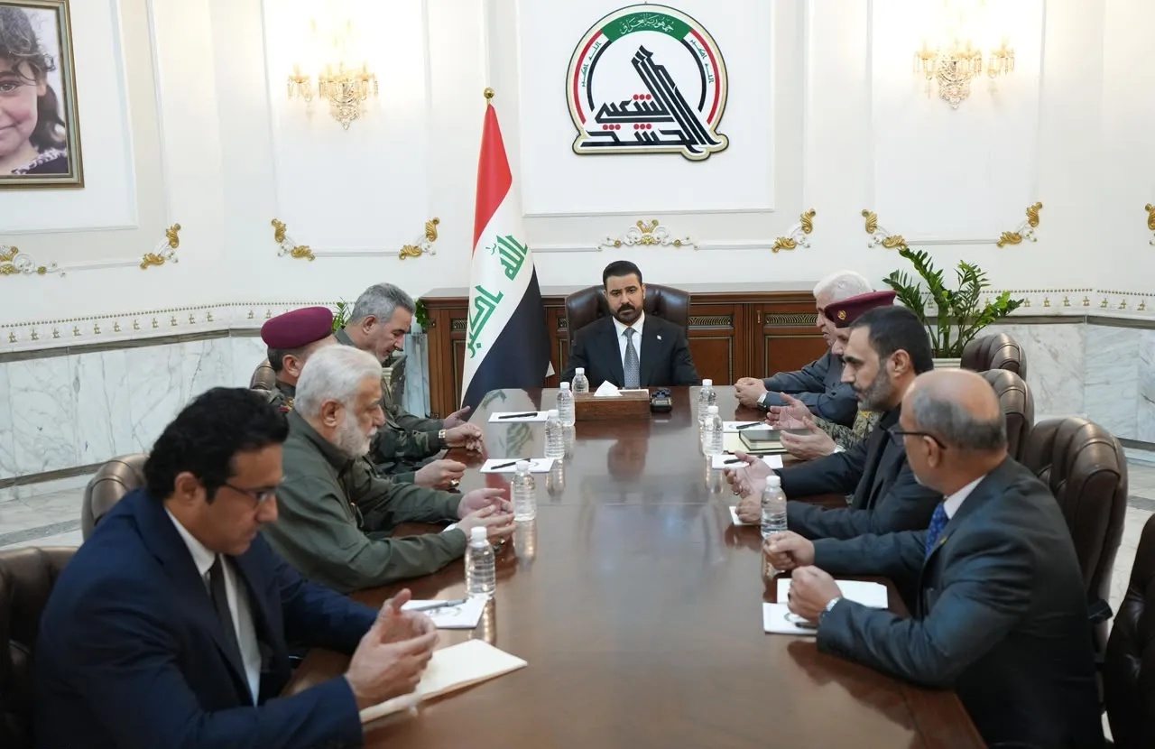 Al-Zaidi Visits PMF HQ, Directs Honoring Martyrs' Families and Wounded's Comprehensive Care