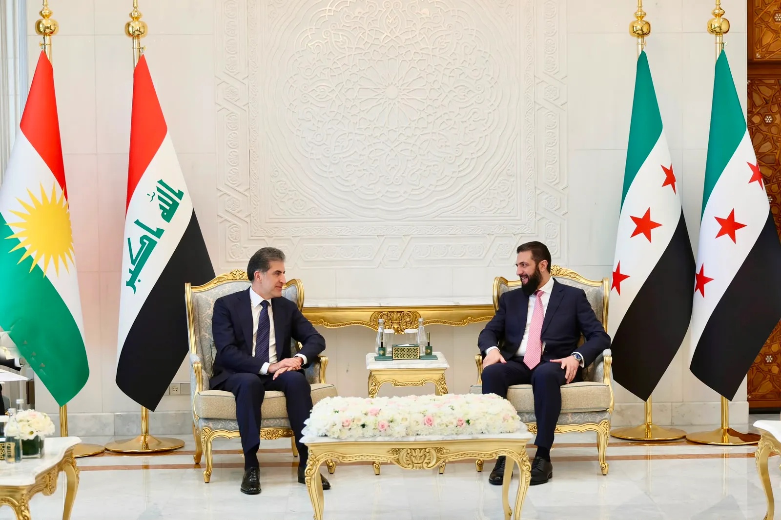 بارزاني يدعو الجولاني لزيارة العراق من دمشق