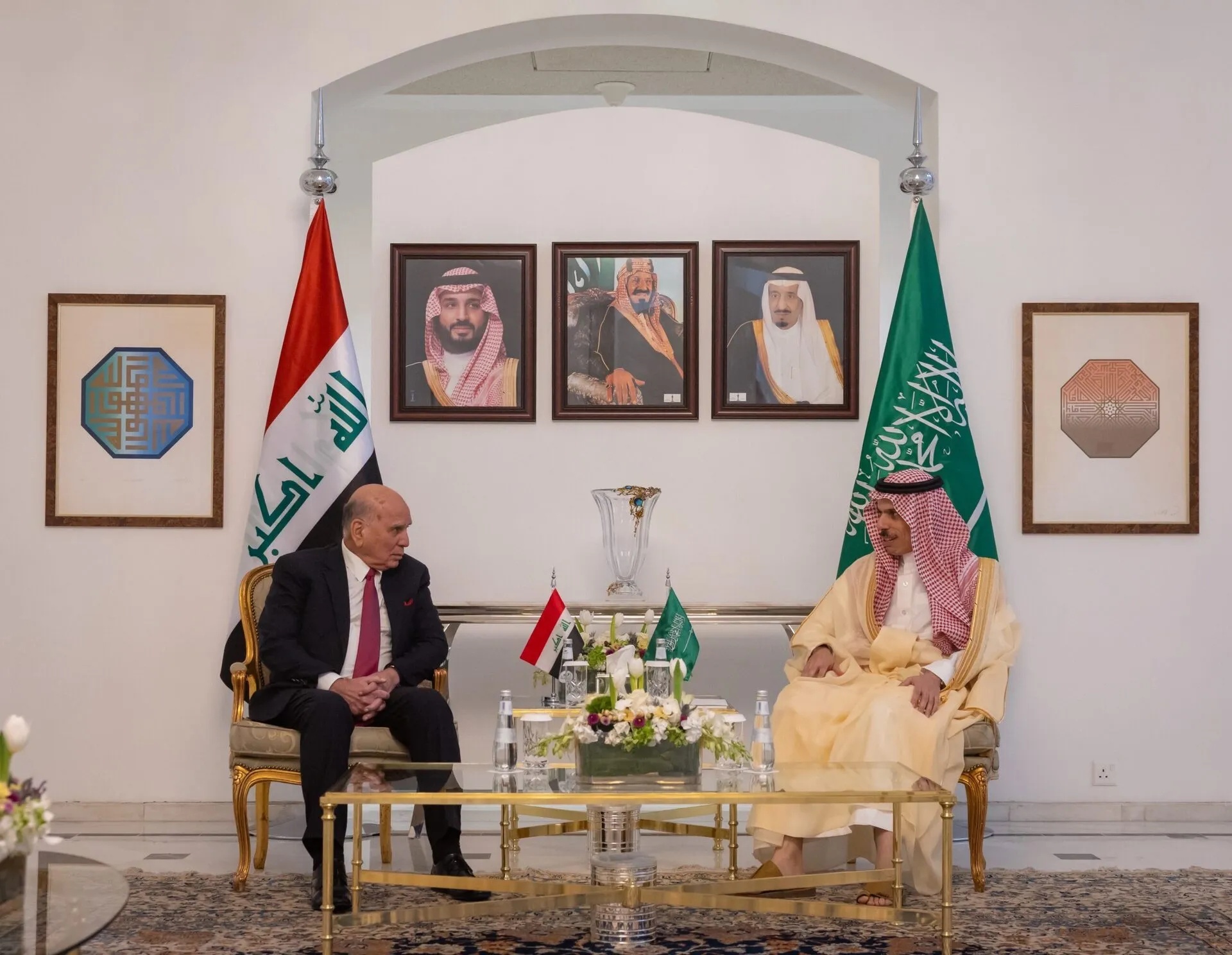وزيرا خارجية العراق والسعودية يؤكدان حتمية ضمان عدم استغلال الأراضي العراقية في أي اعتداء على دول الجوار