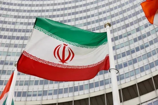 إيران توقف دبلوماسيين فرنسيين بموقع "اجتماع سري" بزعم خطة نفوذ