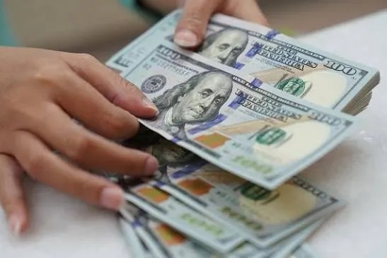 الدولار يسجل ارتفاعاً جديداً أمام الدينار العراقي مع انطلاق التداولات