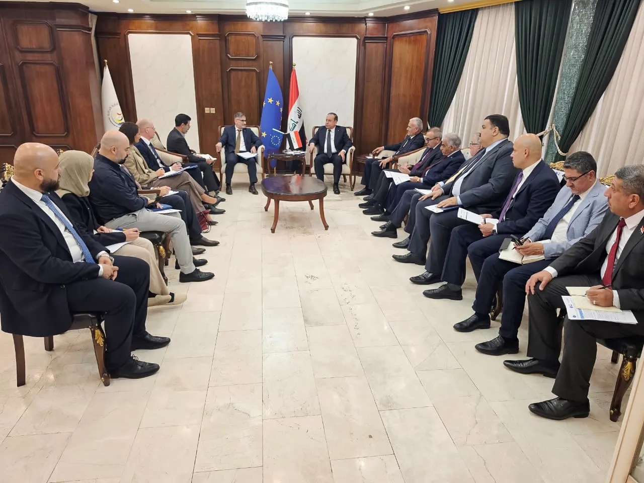 العراق والاتحاد الأوروبي يبحثان تعزيز الشراكة التجارية والاستثمارية