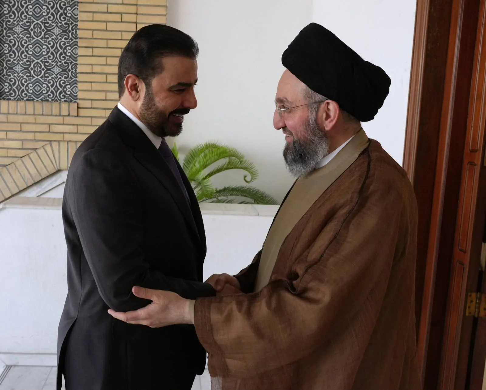 الحكيم يشدد على سيادة العراق وحصر السلاح بيد الدولة خلال لقائه مع الزيدي