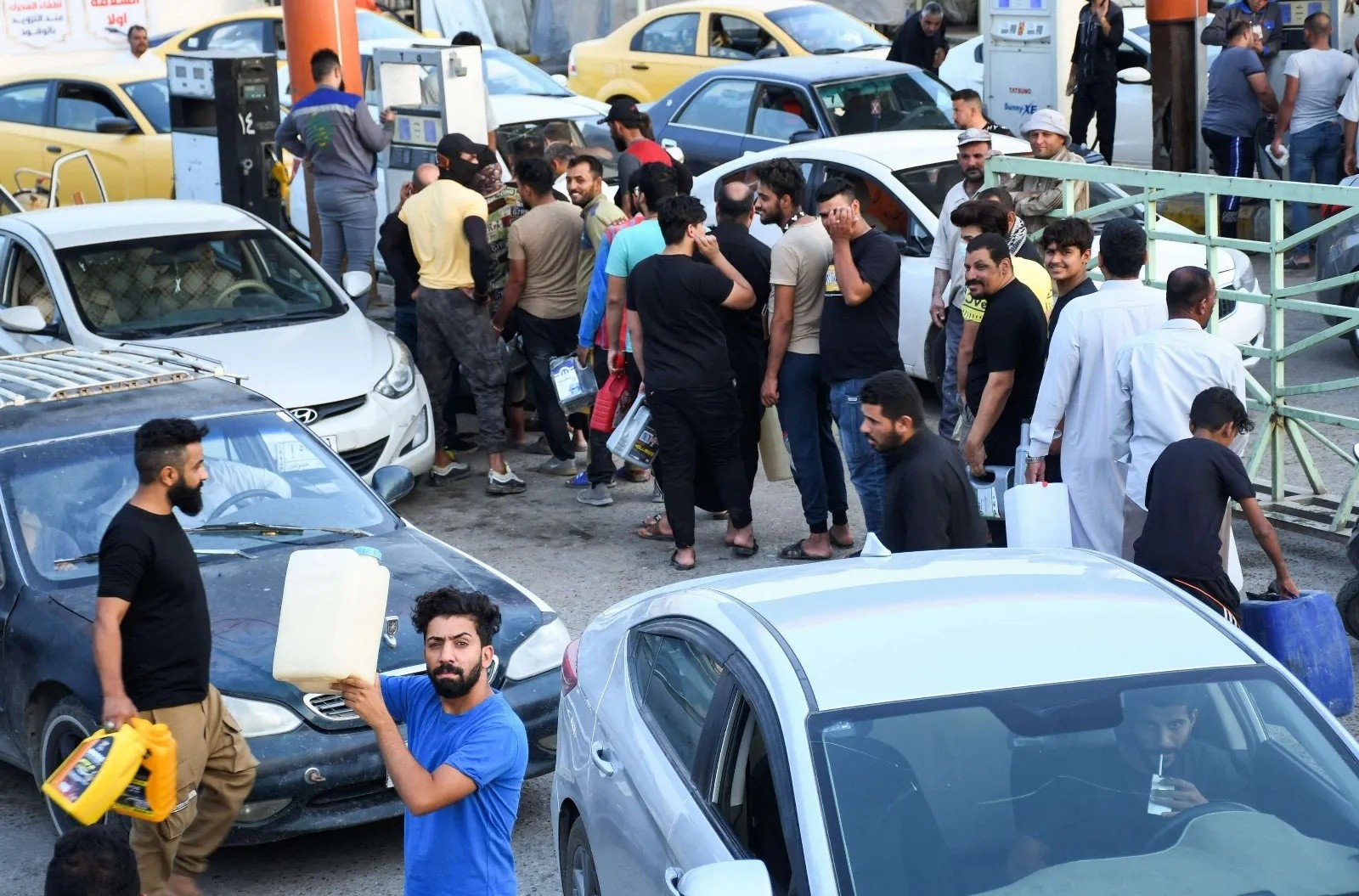 مجلس بغداد يعلن عن شحنات بنزين مستوردة لسد حاجة العاصمة اليومية