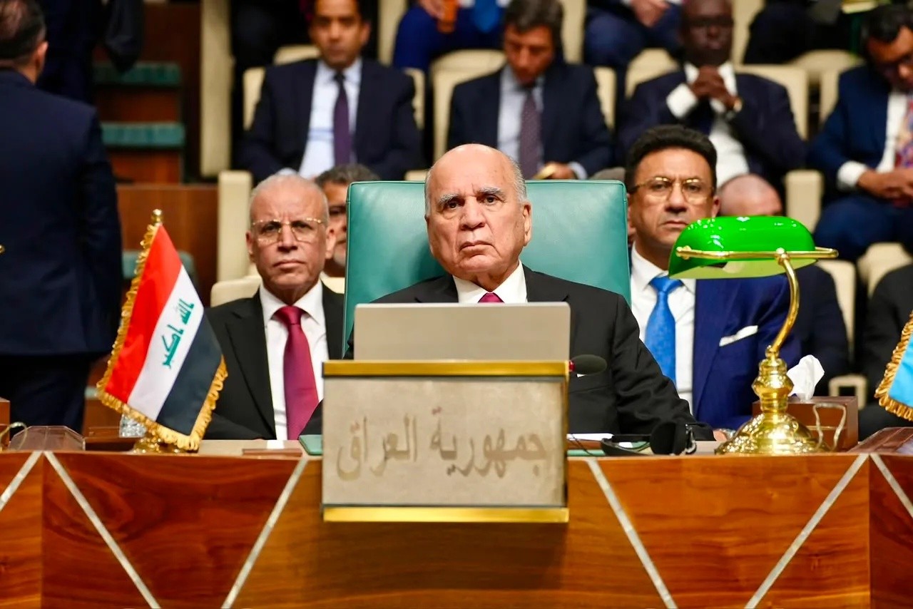 وزير الخارجية يؤكد مواقف العراق الثابتة ويدعو لخفض التصعيد الإقليمي
