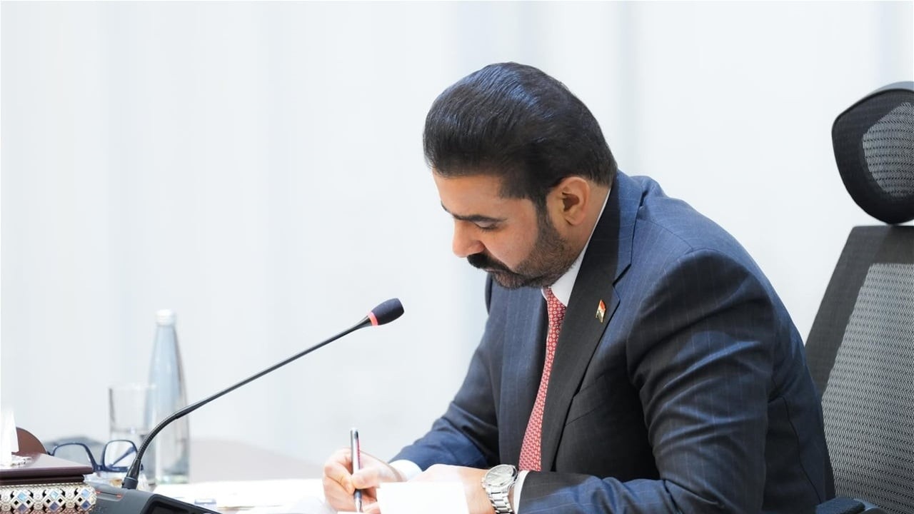 رئيس الوزراء يوجه المالية بتوظيف الخريجين القدامى