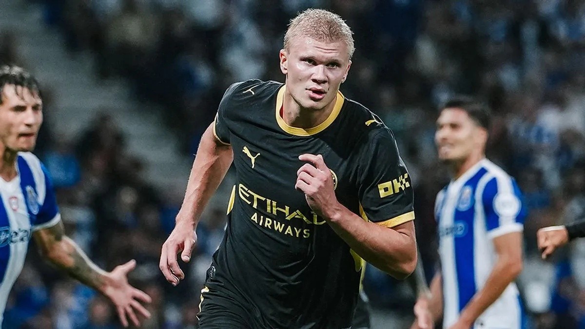 هالاند يسعى للاقتراب من محمد صلاح في سجل الأهداف أمام يونايتد