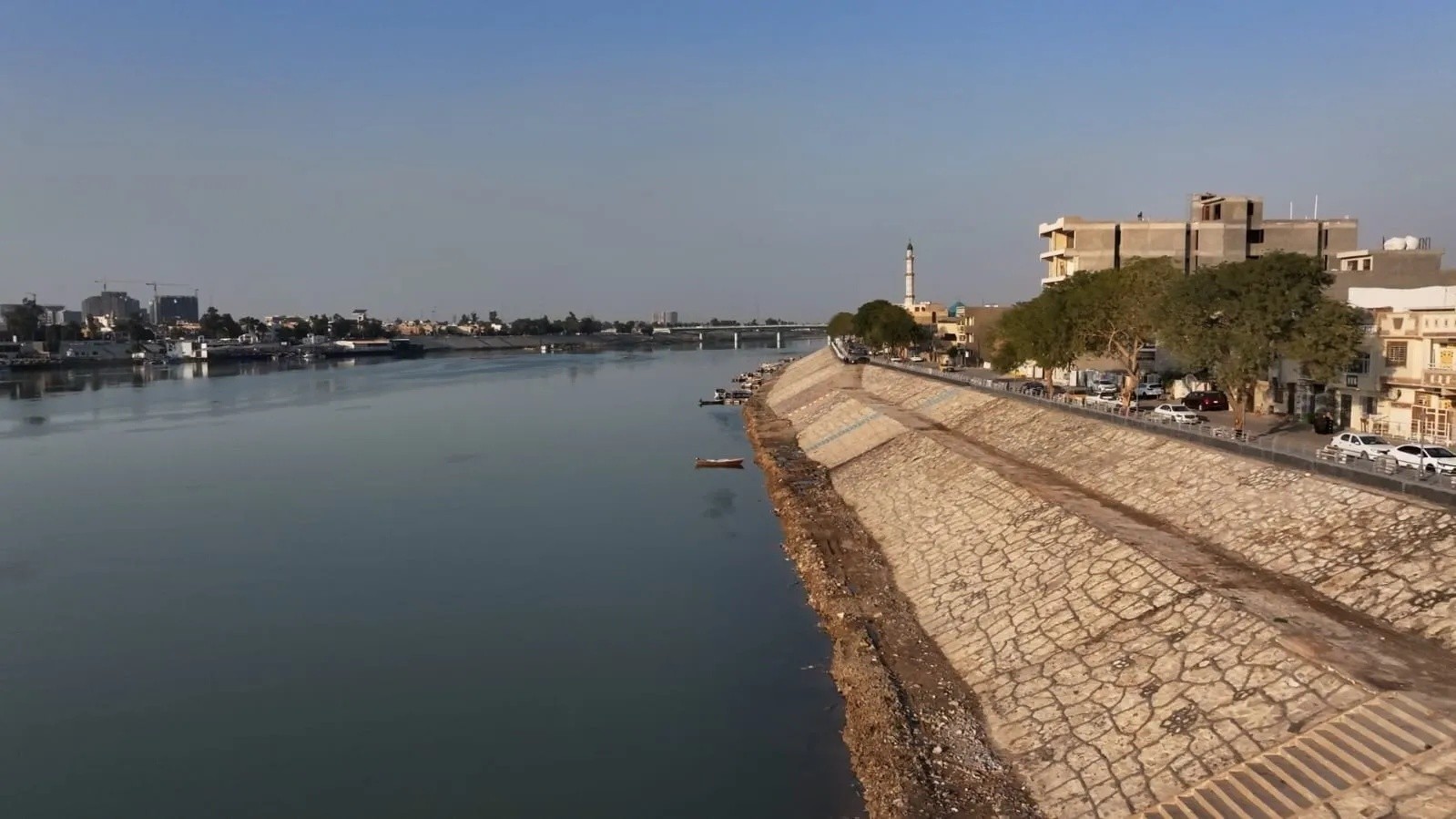 الأنواء الجوية تتوقع استقرار الطقس وسط وجنوب البلاد وأمطاراً محدودة شمالاً
