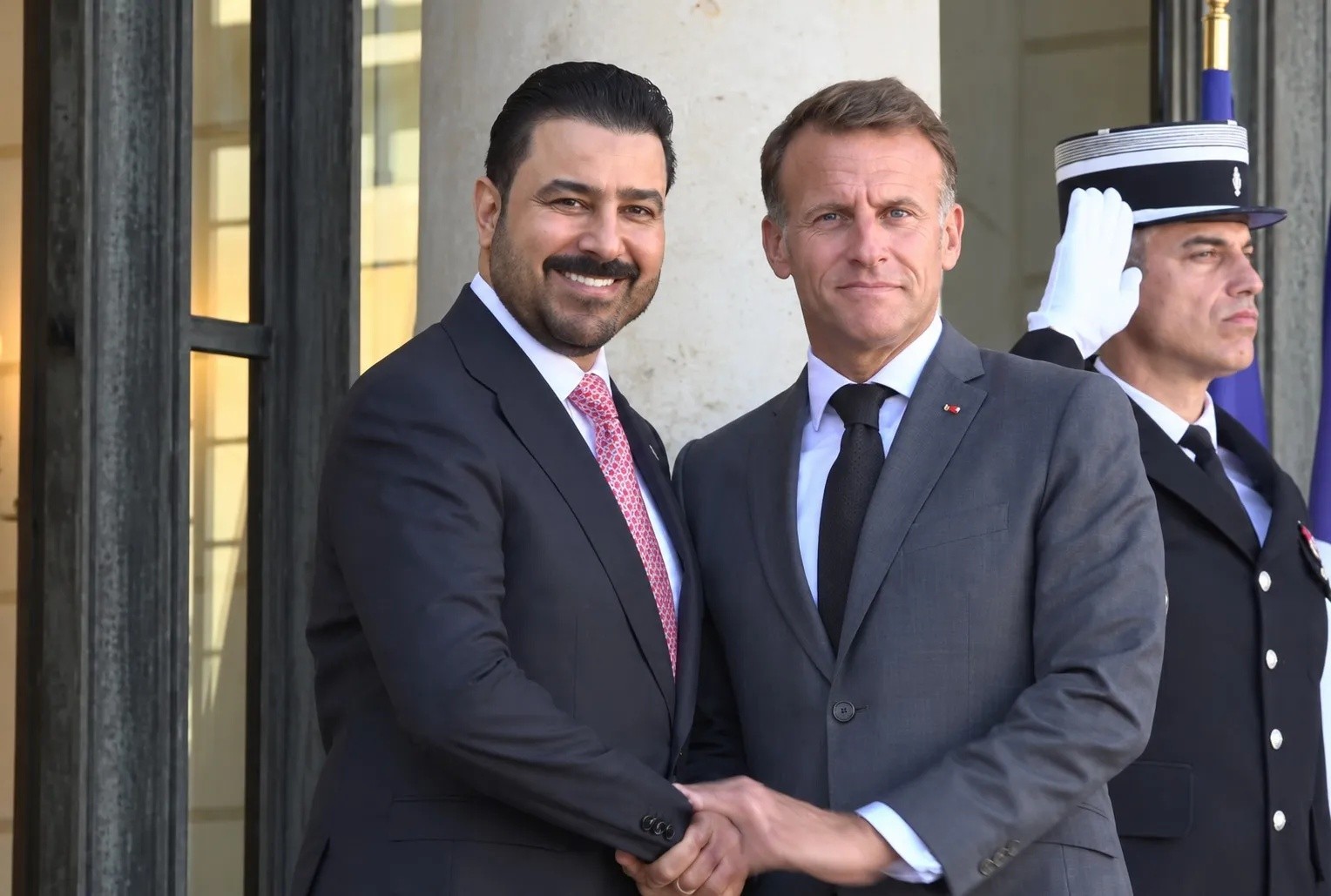 ماكرون يستقبل رئيس الوزراء لمناقشة تعزيز العلاقات