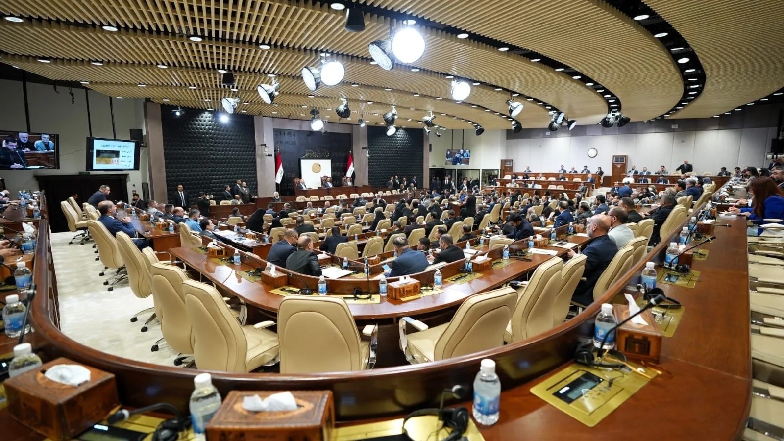 لجنة برلمانية تسعى لإدراج نص بموازنة 2027 يتيح للمنتسبين الأمنيين والعسكريين الجامعيين التحول للمؤسسات المدنية