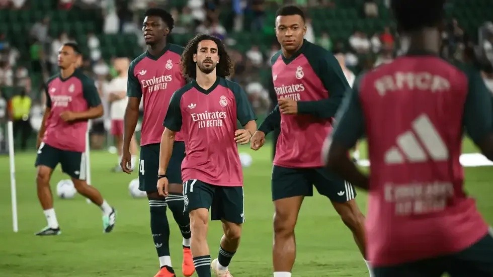 ريال مدريد يورط برشلونة في جدل "قمصان سبتة" برد كتالوني حاد