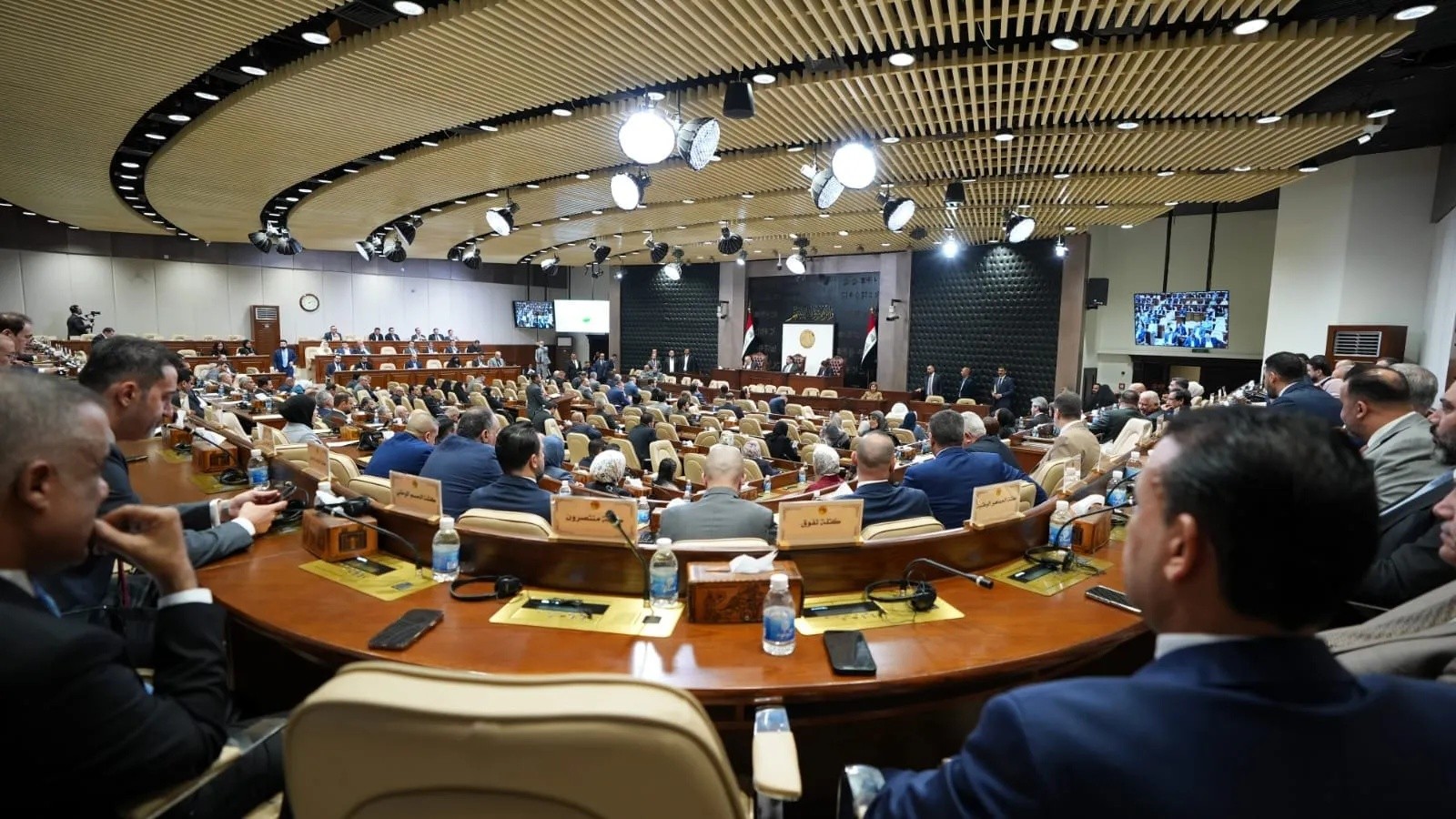 نائبة برلمانية: تثبيت موظفي العقود يتم دون قيد أو شرط