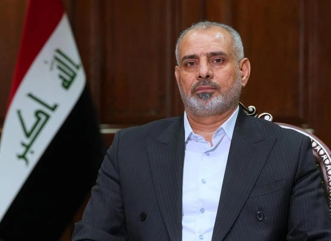 النائب الأول للبرلمان يؤكد استعداد المجلس لجلسة استثنائية لإنهاء حظر الطيران الإيراني
