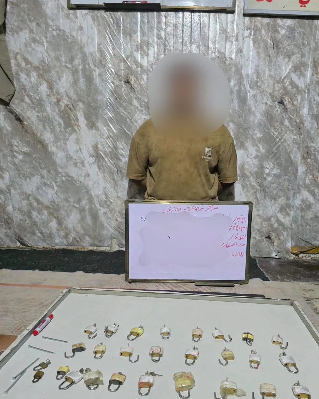ضبط شخص يمارس السحر والشعوذة بحوزته أقفال تحمل أسماء أشخاص