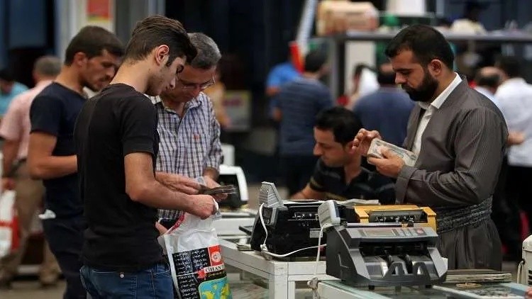 وزارة التخطيط تدرس مقترحاً لإعادة توزيع الموظفين الحكوميين لمعالجة النقص الخدمي