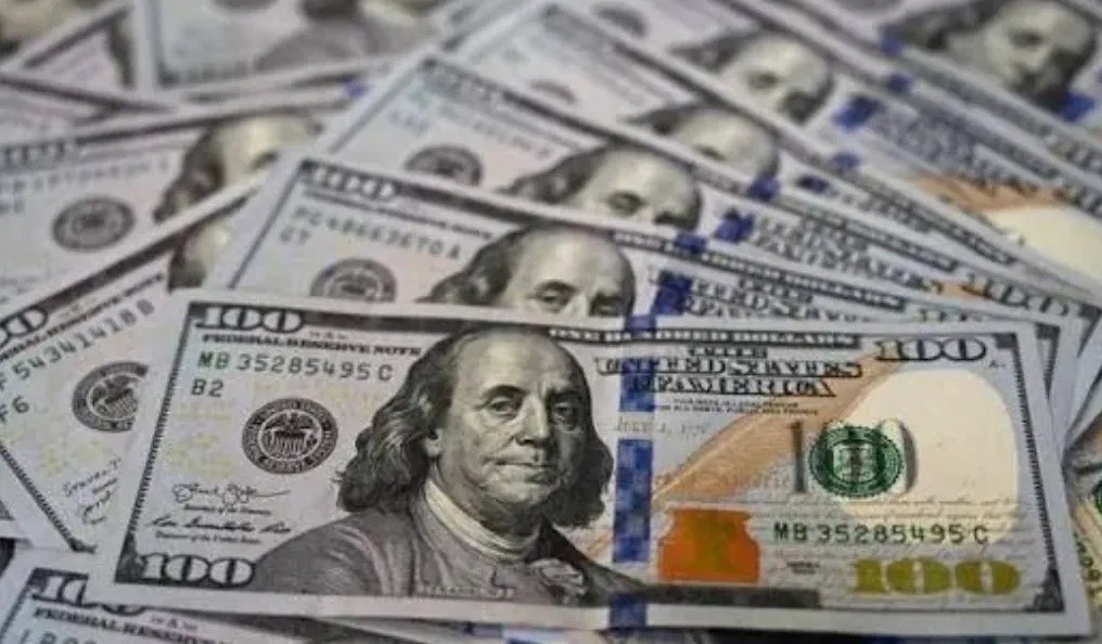 أسعار الدولار تسجل مستويات جديدة بالعراق