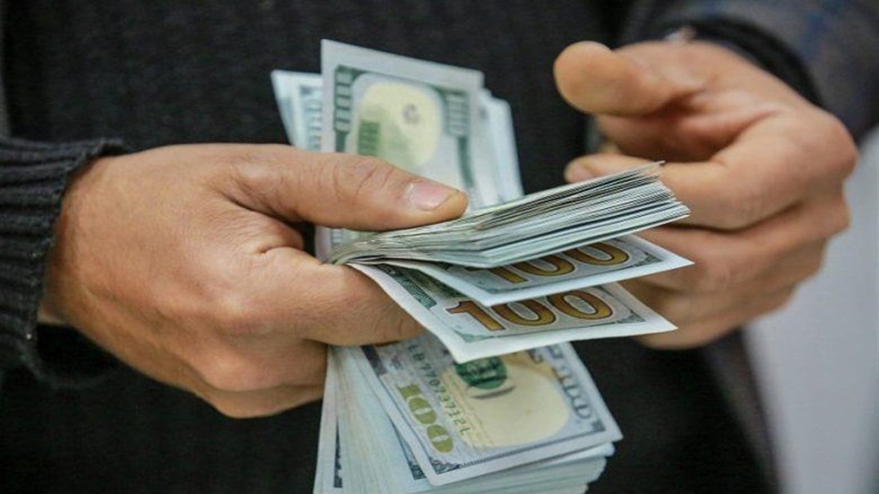 هبوط العملة الأمريكية بختام الأسواق المحلية