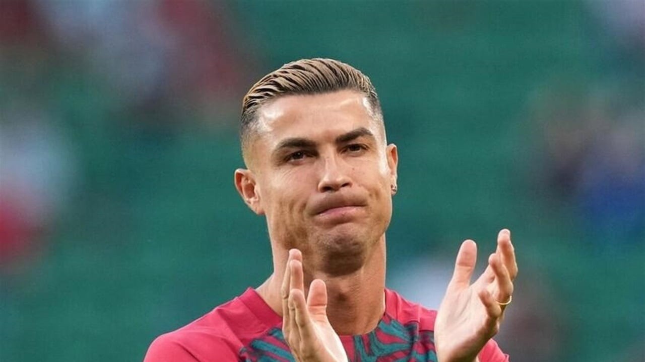 رونالدو يسخر من إعلامي بريطاني بتعليق طريف حول أزمته مع المنتخب
