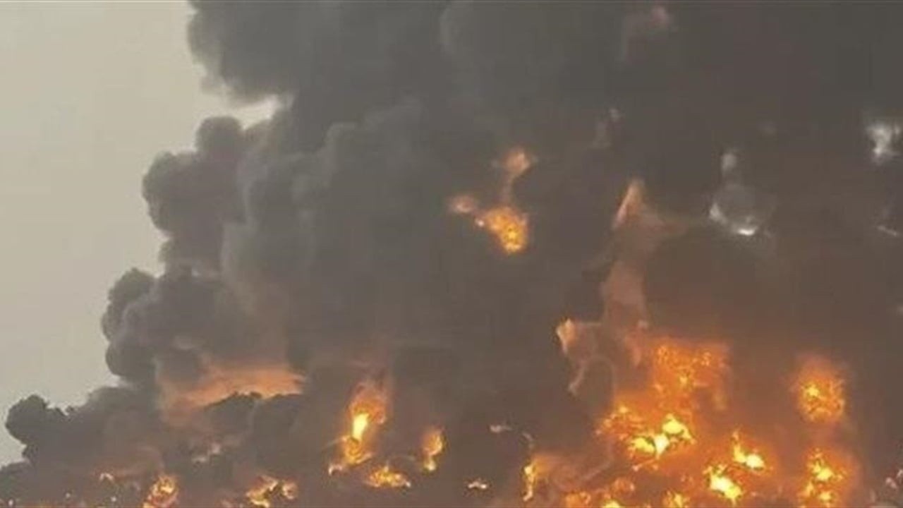 غارات جوية سعودية تستهدف منشآت نفطية يمنية بالحديدة