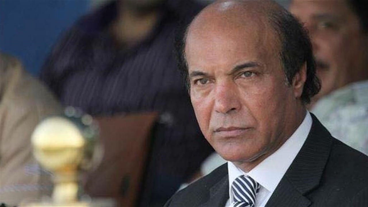 دعوة لتحديد سقف عقود اللاعبين والتركيز على المحترفين بالخارج