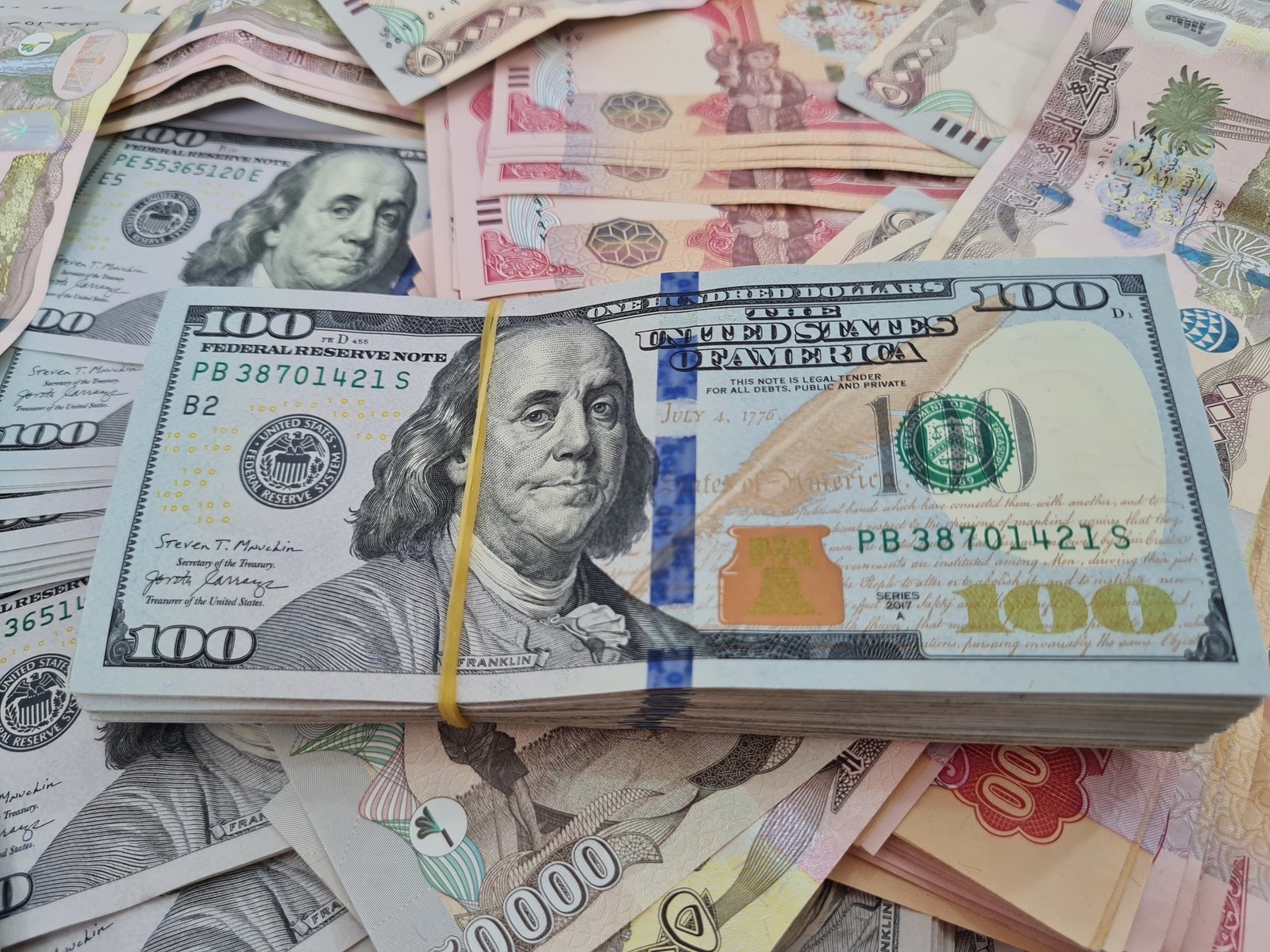 ارتفاع أسعار صرف الدولار أمام الدينار العراقي بالأسواق المحلية