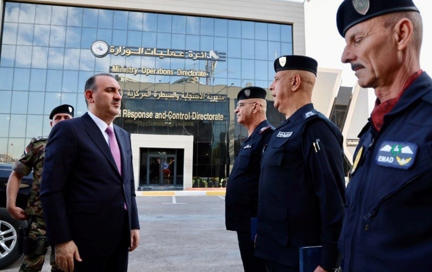 وزير الداخلية يصدر توجيهات صارمة من مركز القيادة الوطني لرفع كفاءة الاستجابة الأمنية