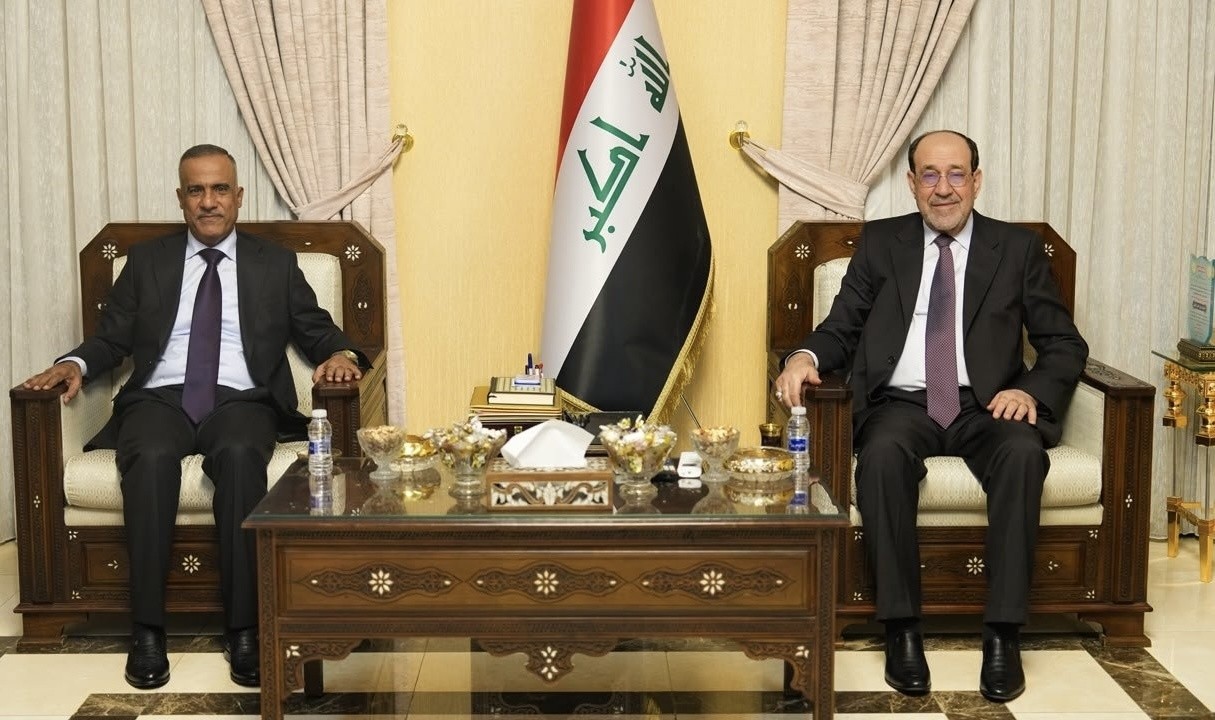 Maliki stresses to Defense Minister boosting army capabilities and national sovereignty