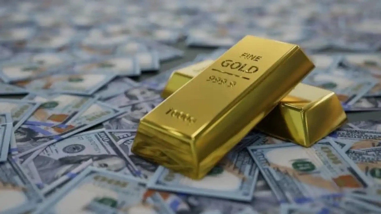 Gold Declines to Lowest Levels in Months Amid Economic Concerns