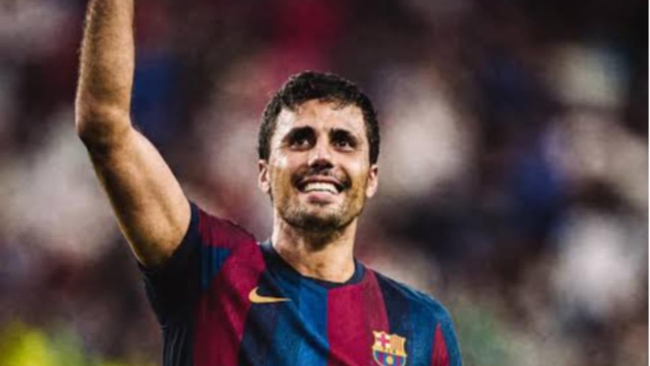 رودري يعبر عن غضبه تجاه أداء برشلونة بعد الخسارة أمام ريال مدريد