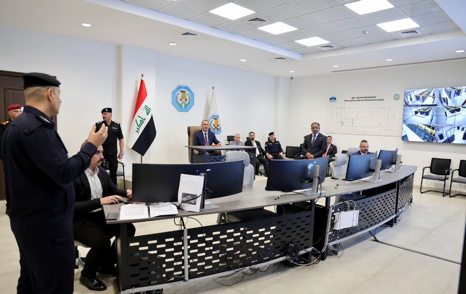 وزير الداخلية يدشن منصة مركزية لتتبع المركبات