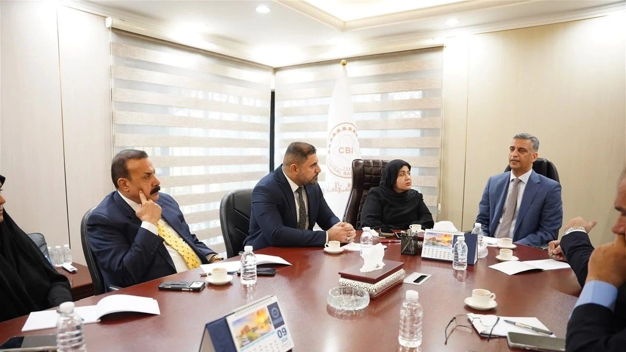 محافظ البنك المركزي ينفي إصدار عملة جديدة ويعلن تراجع فجوة سعر الصرف